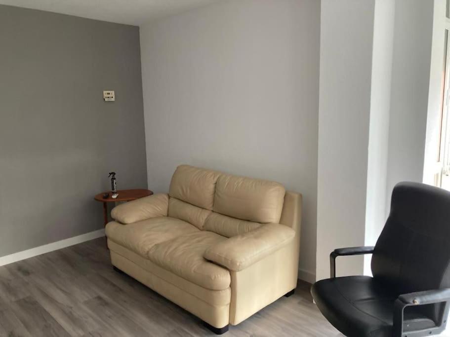 Silencioso, Luminoso Y Familiar Apartamento Appartamento Madrid Esterno foto