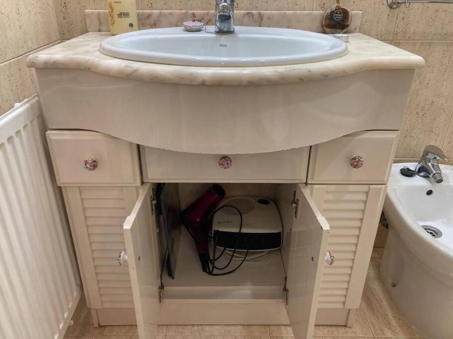 Silencioso, Luminoso Y Familiar Apartamento Appartamento Madrid Esterno foto